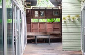 RoomQuest Amphawa Floating Market
