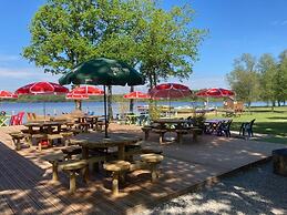 Camping Le Lac O Fées