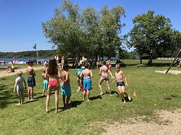 Camping Le Lac O Fées