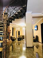 Royal Palace Hotel