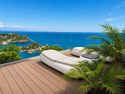 Isola Bella Infinity Suites