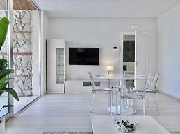Isola Bella Infinity Suites
