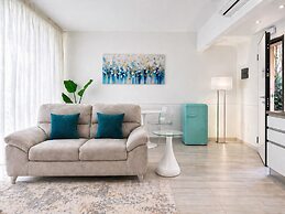 Isola Bella Infinity Suites