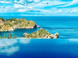 Isola Bella Infinity Suites