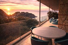 Isola Bella Infinity Suites