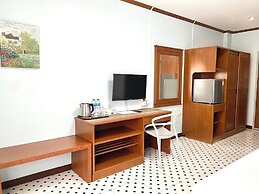 Chainatgrand Hotel