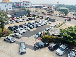 Chainatgrand Hotel