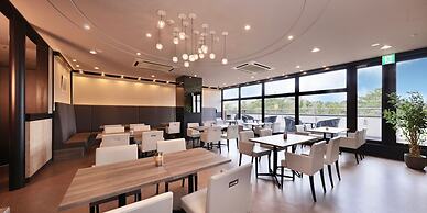 MINAMISENRI Crystal Hotel