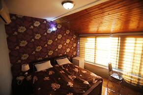 Isra Hotel