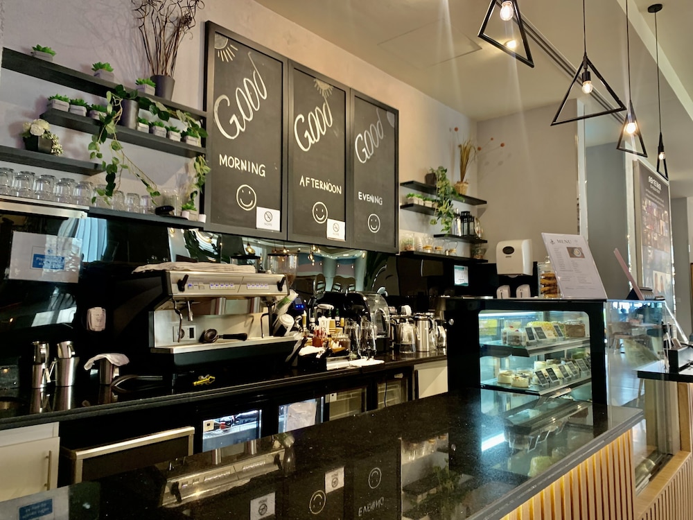 Leva Hotel and Suites, Mazaya Centre