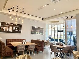 Leva Hotel and Suites, Mazaya Centre