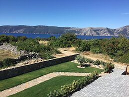 Wabi Sabi Resort & Apartments
