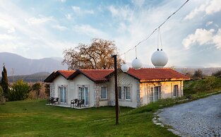 Vinifera Vineyards Hotel