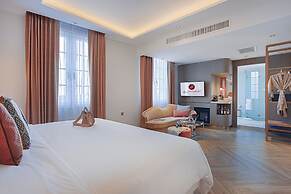 La Seine Boutique Hotel