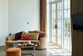 La Seine Boutique Hotel