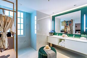 La Seine Boutique Hotel