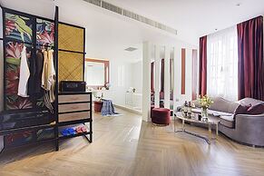 La Seine Boutique Hotel