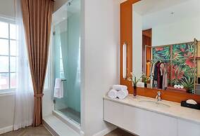 La Seine Boutique Hotel