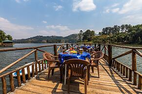 Bunyonyi Overland Resort