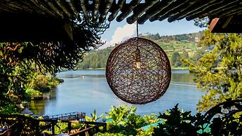 Bunyonyi Overland Resort