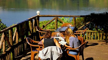 Bunyonyi Overland Resort