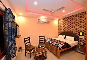 Walkin Shiva P Guest House