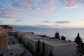 Drymades Inn Resort
