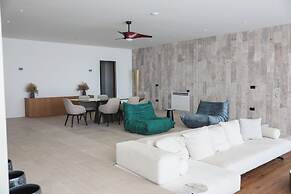 Drymades Inn Resort
