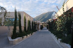 Drymades Inn Resort