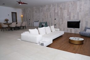 Drymades Inn Resort