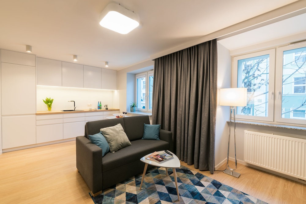 Q17 Apartments