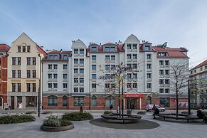 Q17 Apartments