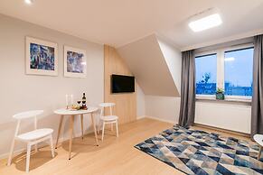 Q17 Apartments