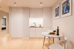 Q17 Apartments