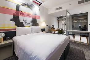 Studio One Hotel