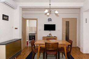 Bogdanovski Studios & Guest Rooms