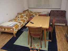Bogdanovski Studios & Guest Rooms