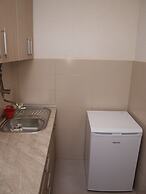 Bogdanovski Studios & Guest Rooms
