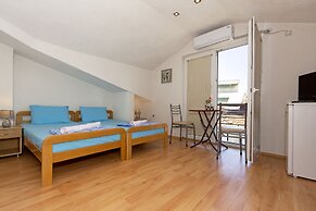 Bogdanovski Studios & Guest Rooms