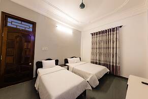 Avon Hotel