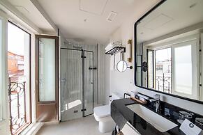 Soho Boutique Opera