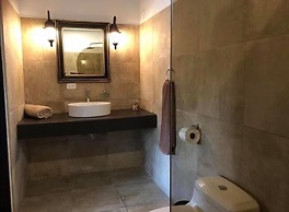 Good Life Lodge