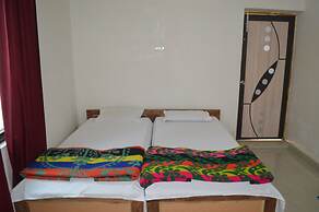 Middle Way Home Stay