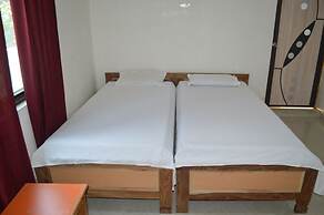 Middle Way Home Stay