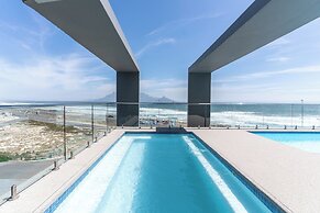 Blaauwberg Beach Hotel