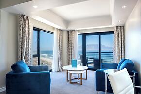 Blaauwberg Beach Hotel