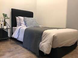 Expressionz Professional Suites by SYNC