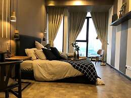 Expressionz Professional Suites by SYNC