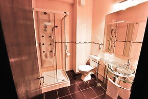 Hotel Magic Trivale