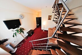 Hotel Magic Trivale